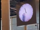 Si pensabas que tenías un trabajo aburrido: atención a este surrealista reloj en Ámsterdam