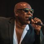 John Davis, una de las verdaderas voces del pol&eacute;mico d&uacute;o alem&aacute;n Milli Vanilli, muri&oacute; a los 66 a&ntilde;os por coronavirus el 27 de mayo. Pilatus y Morvan en realidad no cantaban ninguna de las canciones...