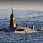 Hay cuatro submarinos británicos, conocidos con el nombre de Trident, en aguas escocesas. Contienen armas nucleares que son vistas por el Gobierno de Edimburgo como un riesgo. Los partidarios de la independencia quieren que se vayan en como mu...