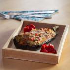 ▶️ Ingredientes (1 persona): 1 berenjena, 1 pimiento rojo, 1/2 cebolla, 1 huevo y pan rallado. ▶️ Encuentra aqu&iacute; la receta completa.