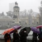 El retiro de Madrid, nevado.