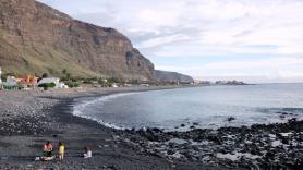 Un hallazgo en Canarias obliga a la Guardia Civil a movilizar de inmediato varios barcos para llevarlo a puerto