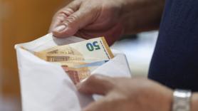 Muchos españoles se encuentran en problemas para llegar a la cantidad que se debería ahorrar al mes según los expertos