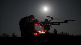 Un dúo de drones desmantela una estación de radar de vigilancia rusa en el Mar Negro