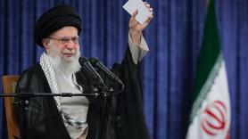 El líder supremo de Irán nombra a tres posibles sucesores por si lo matan, según The New York Times