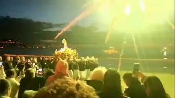 Susto con unos petardos durante una procesión por la playa: "Nos bombardean"