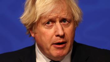 "Haz lo que quieras hasta que te pillen": Johnson, en un huracán por su polémica fiesta