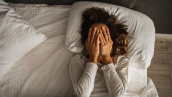 Hay una razón por la que varias personas pueden dormir 4 horas al día sin sufrir problemas de salud