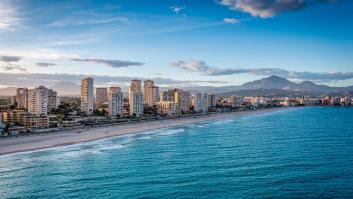 La playa valenciana infinita que enamora a los medios internacionales gracias a su tesoro inesperado