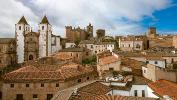 Dos canales de televisión europeos sucumben al encanto de un pueblo-residencia perdido de Extremadura de 150 habitantes