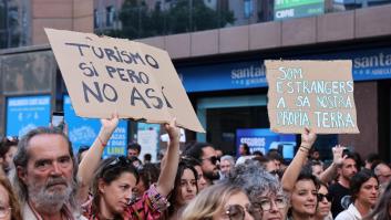 Mallorca se une contra el turismo en una dura carta: "Sois la fuente del problema", "ya no somos hospitalarios"