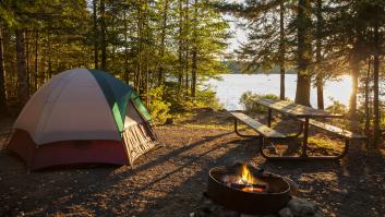 Un ayuntamiento busca sacar su camping de la crisis y pone a la venta los 270.000 metros cuadrados por 1 euro