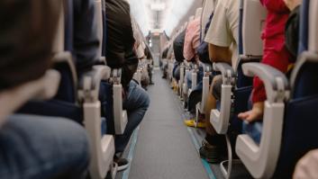 Un piloto con 35 años de experiencia revela lo peor que puedes hacer para combatir el 'jet lag'