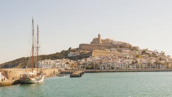 La isla extranjera con fortaleza española a la que bautizan como la nueva Ibiza: barata y con aguas cristalinas