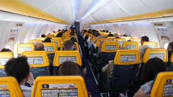 Una pasajera alucina con su asiento y la respuesta de Ryanair casi parece una amenaza: "Consideráte afortunada"