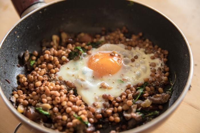 Recetas fáciles: pollo a la cerveza con ciruelas