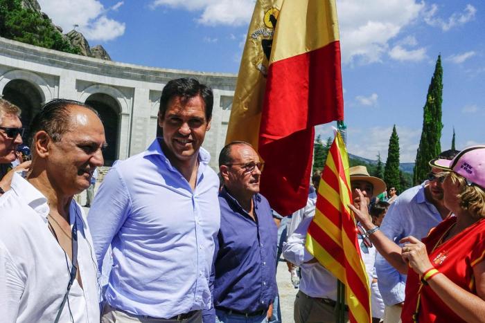 Fascistas amenazan con "fusilar" a miembros del Ayuntamiento de Castellón por retirar un monumento franquista