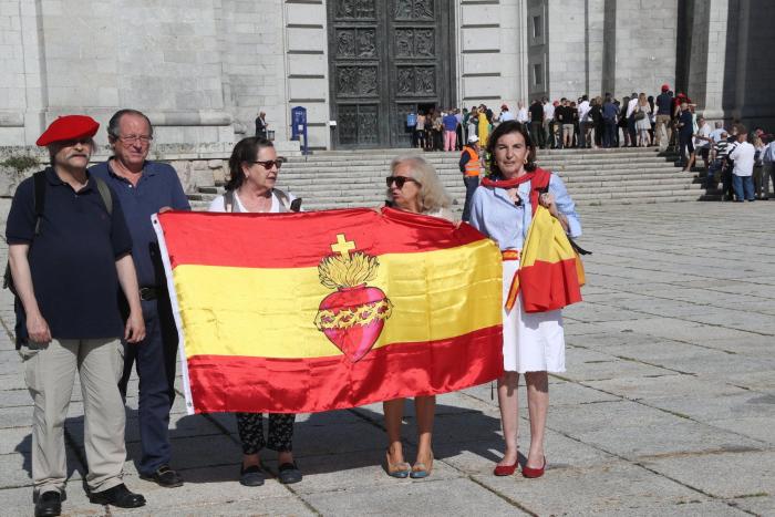Fascistas amenazan con "fusilar" a miembros del Ayuntamiento de Castellón por retirar un monumento franquista