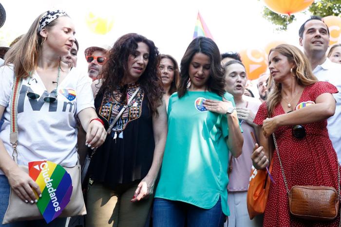 Petra de Sutter, la primera mujer transexual elegida ministra en Europa