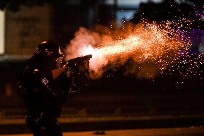 La violencia policial se descontrola en Colombia y suma al menos 19 muertos y 800 heridos