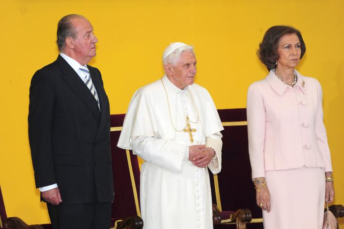 Lorenzo Milá, sorprendido por lo que que ha hecho Francisco en el funeral de Benedicto XVI