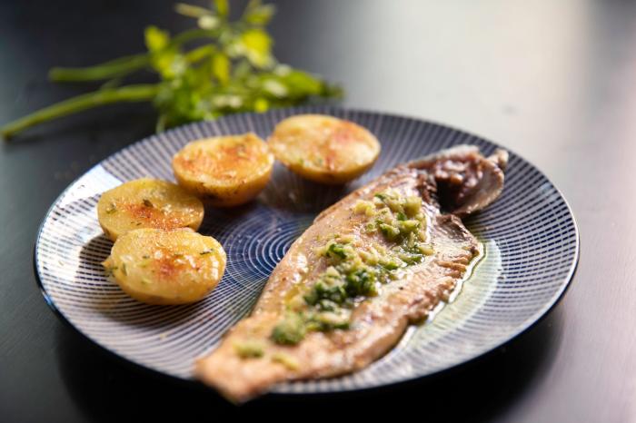 Recetas fáciles: pollo a la cerveza con ciruelas
