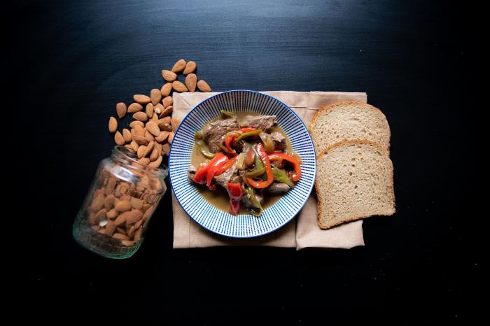 Recetas fáciles: pollo a la cerveza con ciruelas