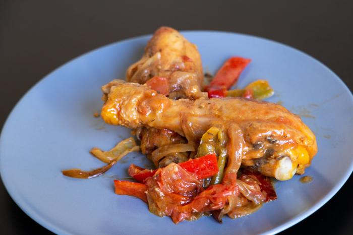 Recetas fáciles: pollo a la cerveza con ciruelas