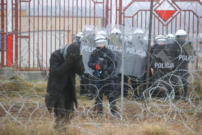 La crisis de refugiados en la frontera entre Polonia y Bielorrusia se perpetúa, ya sin focos