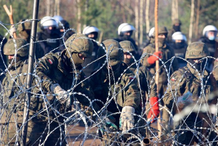 La crisis de refugiados en la frontera entre Polonia y Bielorrusia se perpetúa, ya sin focos