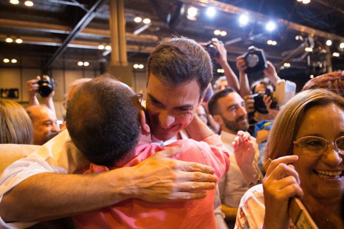Feijóo cuenta qué haría si fuese presidente, llega el alcalde de Valladolid y es aplastante