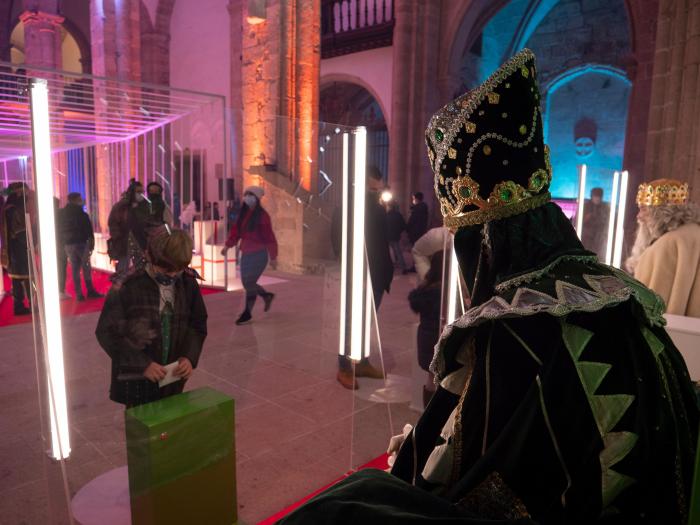 Cabalgata de Valencia: los Reyes Magos desembarcan en La Marina y recuperan el recorrido tradicional