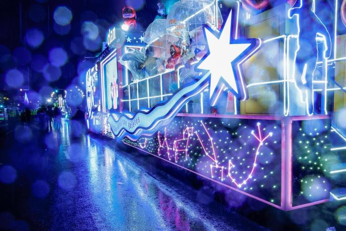 Cabalgata de Valencia: los Reyes Magos desembarcan en La Marina y recuperan el recorrido tradicional