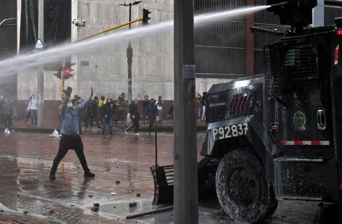 El grito desesperado de Colombia pidiendo ayuda al mundo: "¡Nos están matando!"