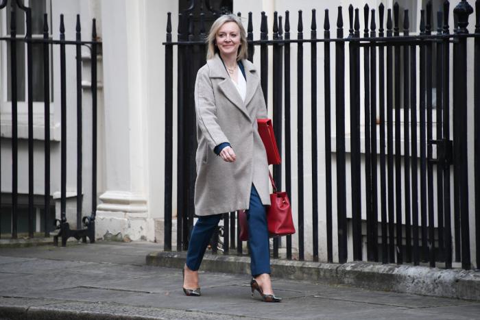 6 semanas después de elegir a Liz Truss, la mayoría de los afiliados 'tories' quieren echarla
