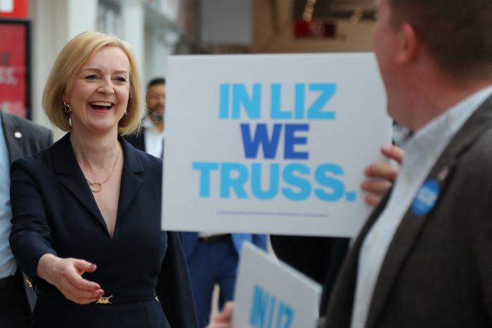 6 semanas después de elegir a Liz Truss, la mayoría de los afiliados 'tories' quieren echarla