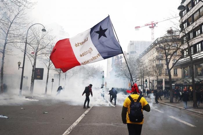 Los sindicatos intensifican el pulso contra Macron y su reforma de las pensiones