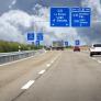 Un abuelo muy testarudo se niega a mudarse y ahora su casa está rodeada por una autopista